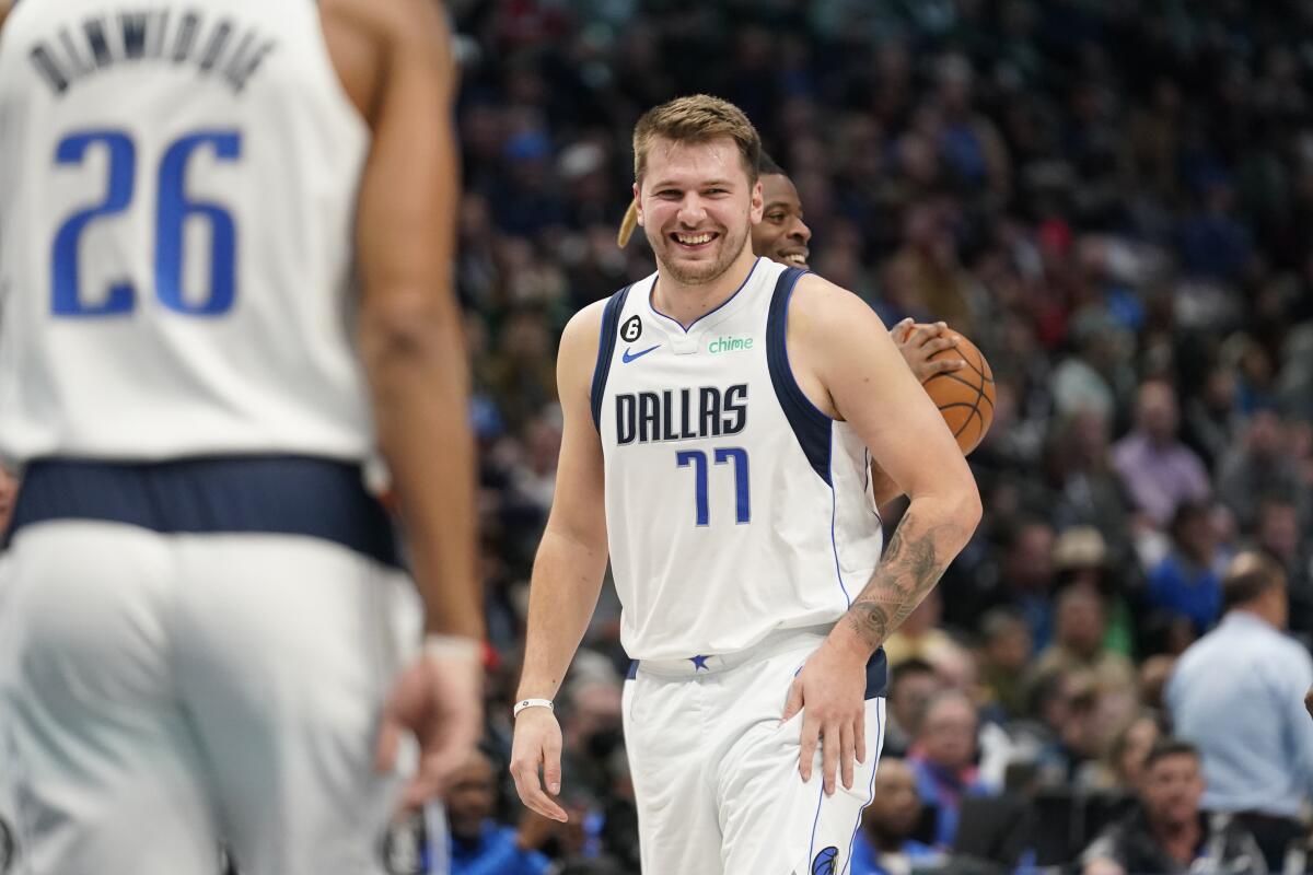 Doncic, Mavs blow big lead, hang on to beat Clippers 103-101 - The San  Diego Union-Tribune