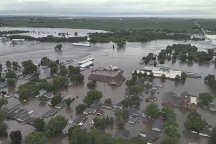 Esta imagen del sábado 22 de junio de 2024, proporcionada por la policía del condado Sioux, muestra la ciudad de Rock Valley, Iowa, inundada tras semanas de lluvias. (Foto de la policía del condado Sioux vía AP)
