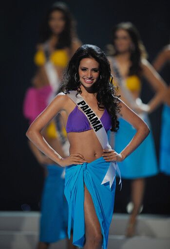 Swimsuit: Miss Panama 2011 Sheldry Saez
