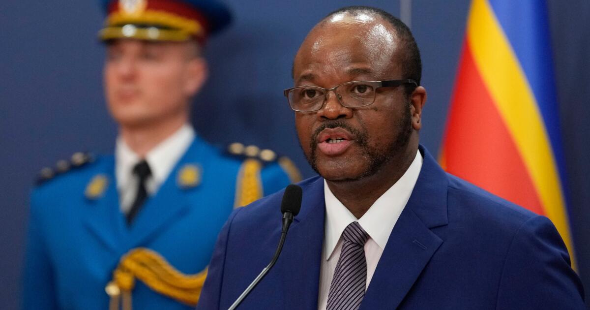 Aswatini recebe terceiro lote de imigrantes deportados pelos Estados Unidos Aswatini recebe terceiro lote de imigrantes deportados pelos Estados Unidos