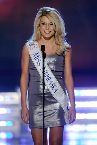 Pageant: Miss Nebraska introduces self