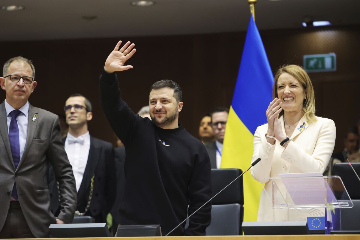 Ukrainian President Volodymyr Zelensky with members of the European Parliament