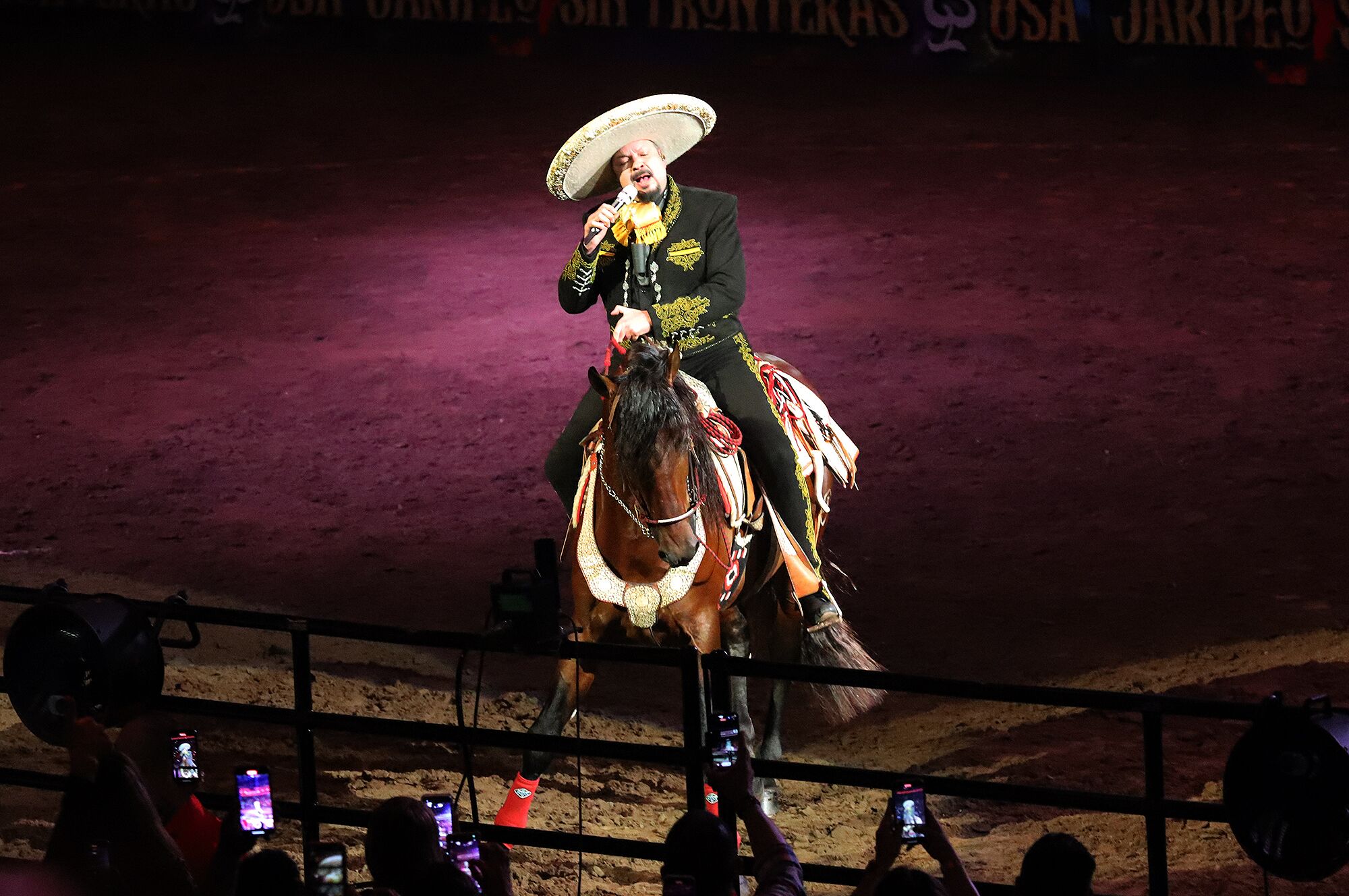 Jaripeo Sin Fronteras en L.A. Dos noches de tradición y un mismo