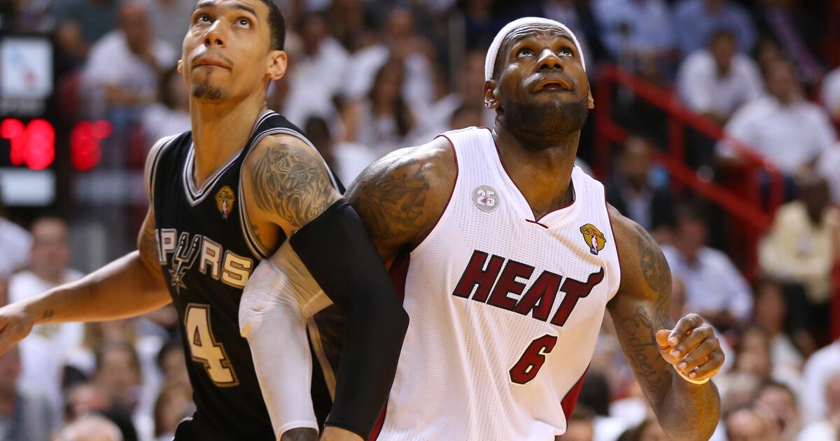 Ex-Warmth worker pleads responsible to felony cost in jersey-stealing case Ex-Warmth worker pleads responsible to felony cost in jersey-stealing case