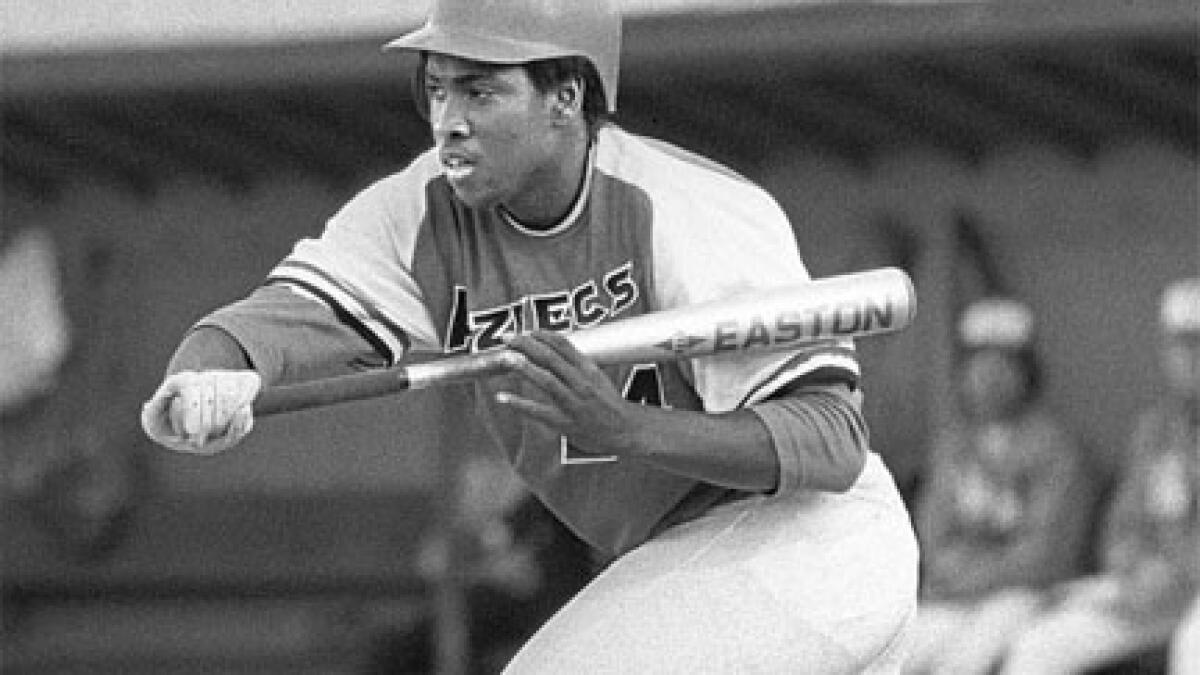 Tony Gwynn Autographed Baseball – Overtime Sports