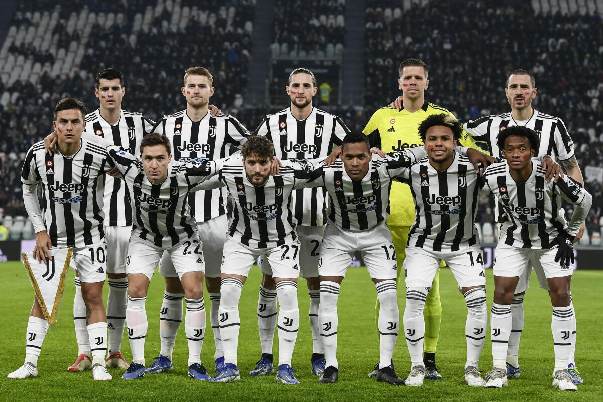 Juventus team poses prior to the Serie A soccer match between Juventus and Atalanta, at the Allianz stadium in Turin, Italy, Saturday, Nov. 27, 2021. (Fabio Ferrari/LaPresse via AP)