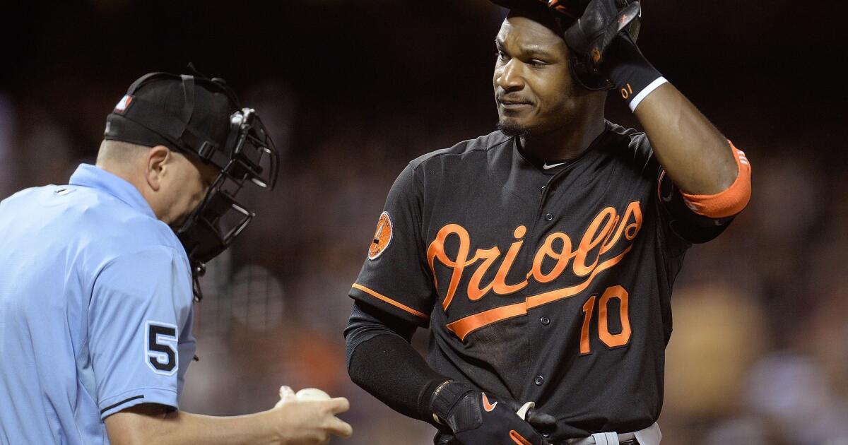 Giants fan apologizes for throwing banana at Adam Jones