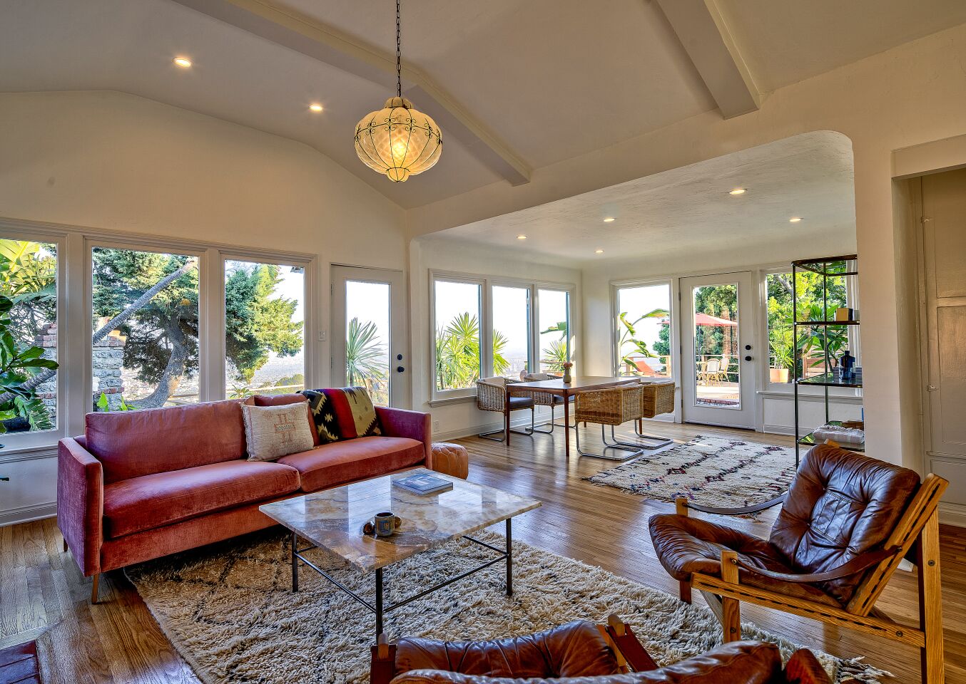 Hot Property | Corbin Bernsen / Amanda Pays compound: living room