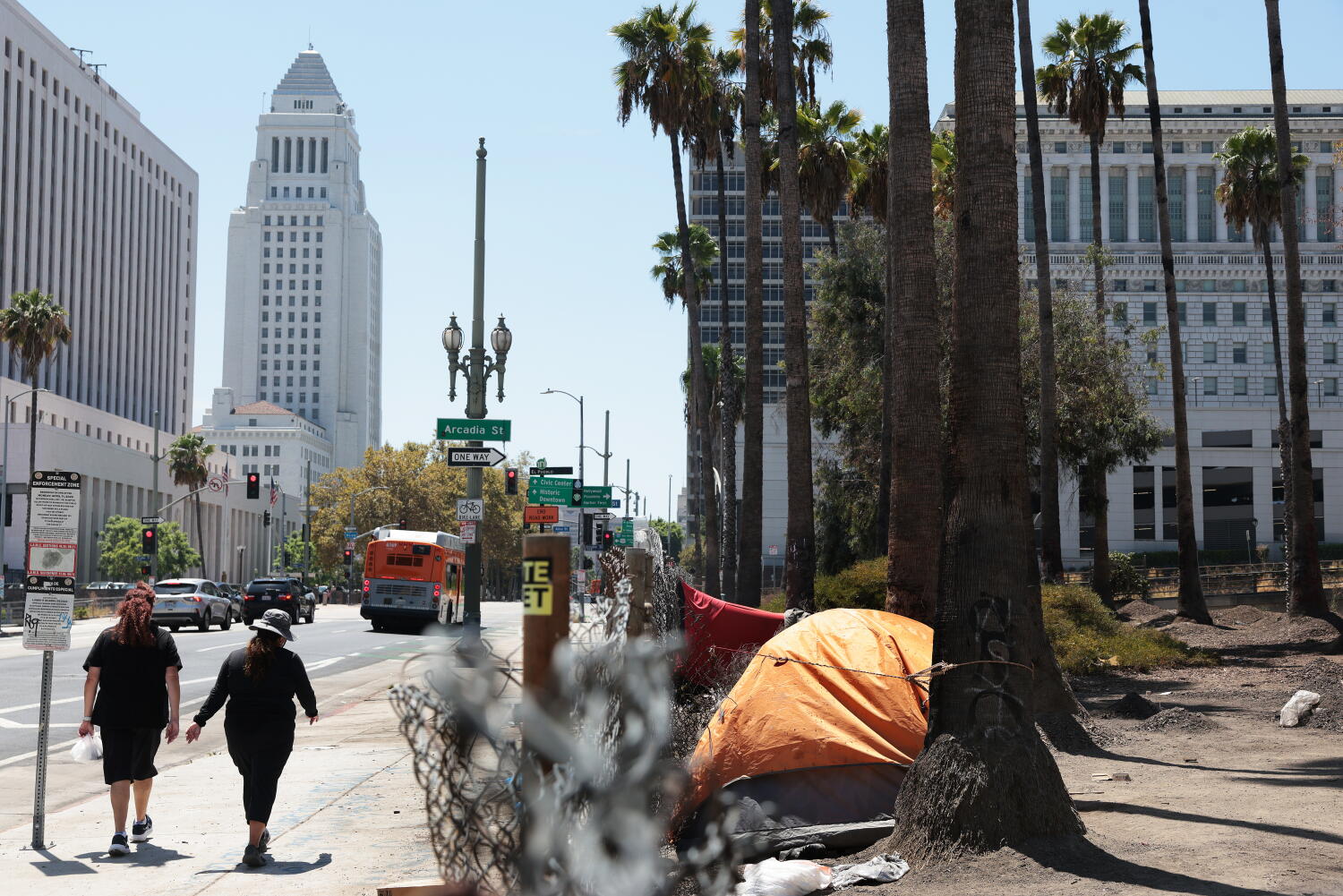 L.A. city and county fend off a court battle over homeless services