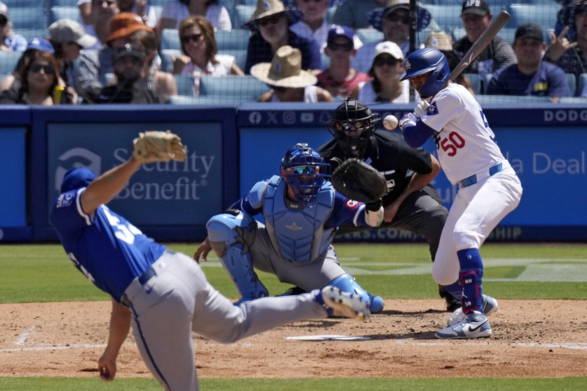 Dodgers'dan Mookie Betts, el kırığı nedeniyle birkaç hafta sahalardan uzak kalacak
