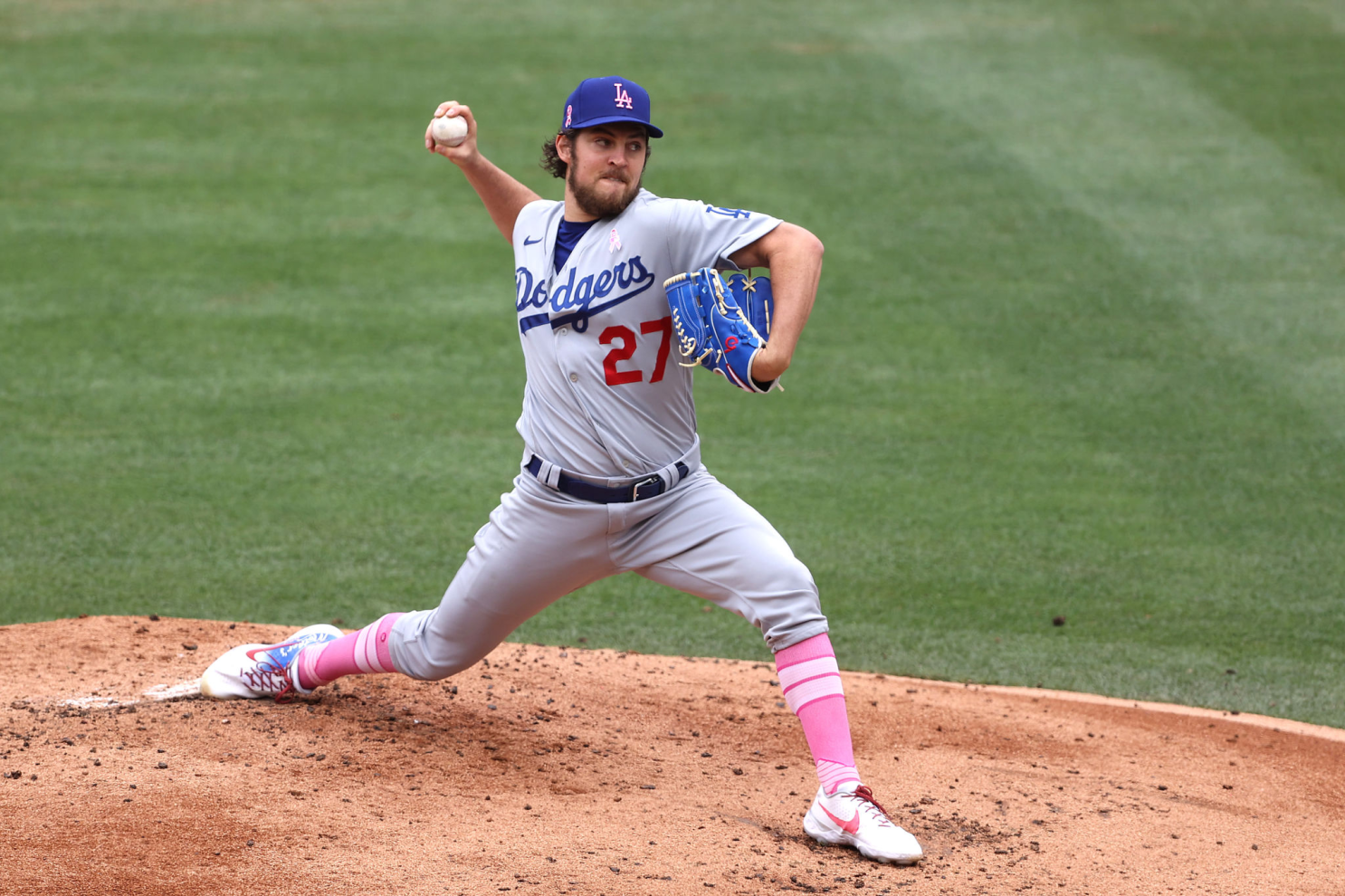 Dodgers Spring Training Standouts: Victor Gonzalez Next Star LA Reliever?  Dennis Santana Impressing! 