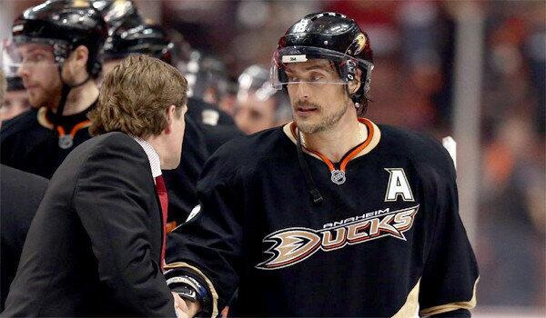 Ex-teammates pay tribute to Teemu Selanne before jersey retirement - Los  Angeles Times