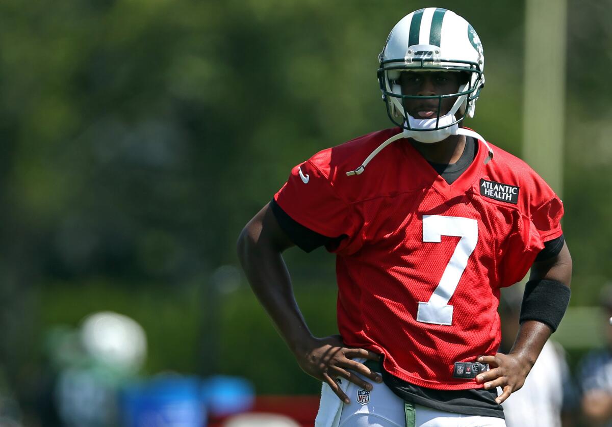 New York Jets quarterback Geno Smith is expected to be out six to 10 weeks with a broken jaw.