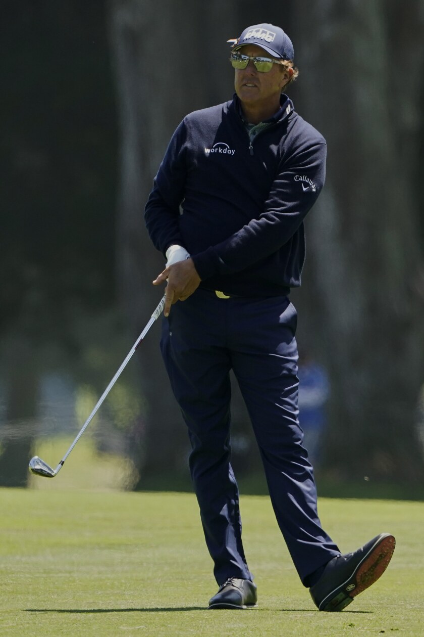 Mickelson fizzles on course, wows in booth at PGA The San Diego Union