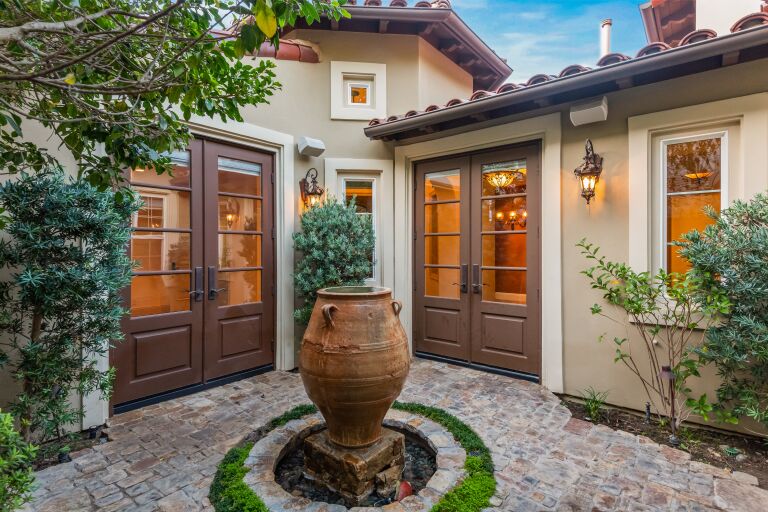 Hot Property: Vanessa Bryant sells Irvine home for $2 million - Los ...