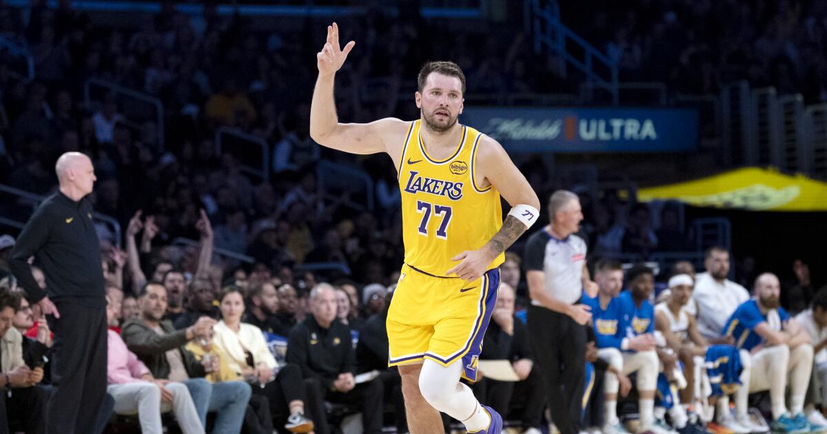 Luka Donic fez história no Lakers com um remate de 44 pontos contra o Pacers
