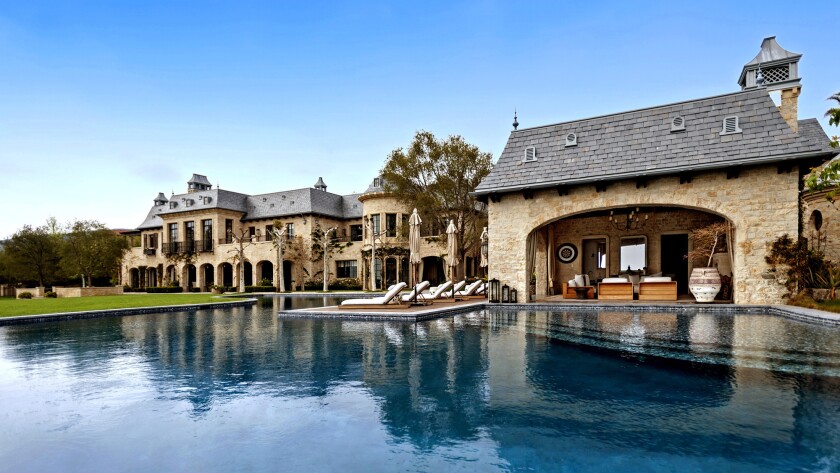 Hot Property Dr Dre Spends 40 Million For Tom Brady Gisele Bundchen Estate Los Angeles Times