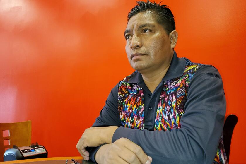 Aldo Waykan, originario de Guatemala, es un traductor del idioma indígena q’anjob’al.