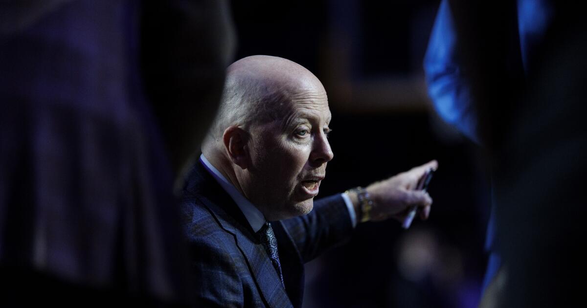 UCLA men's basketball holds off Washington, closes homestand with back-to-back wins