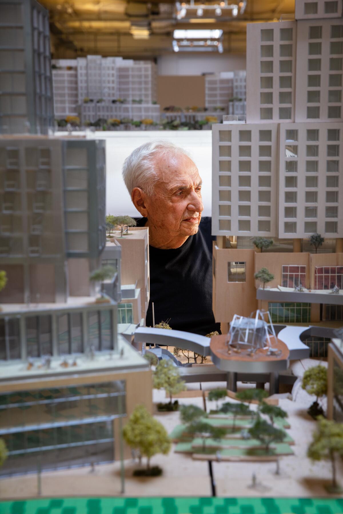 Frank Gehry: TOP 10 Most Iconic Buildings - D.Signers