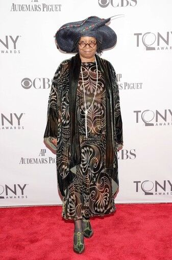 Whoopi Goldberg frightens small children with her Tonys outfit