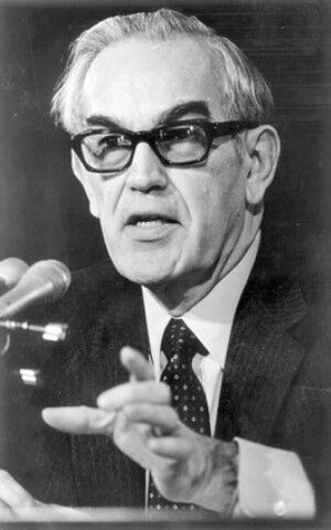 Ernest W. Lefever dies at 89; founder of conservative public ...