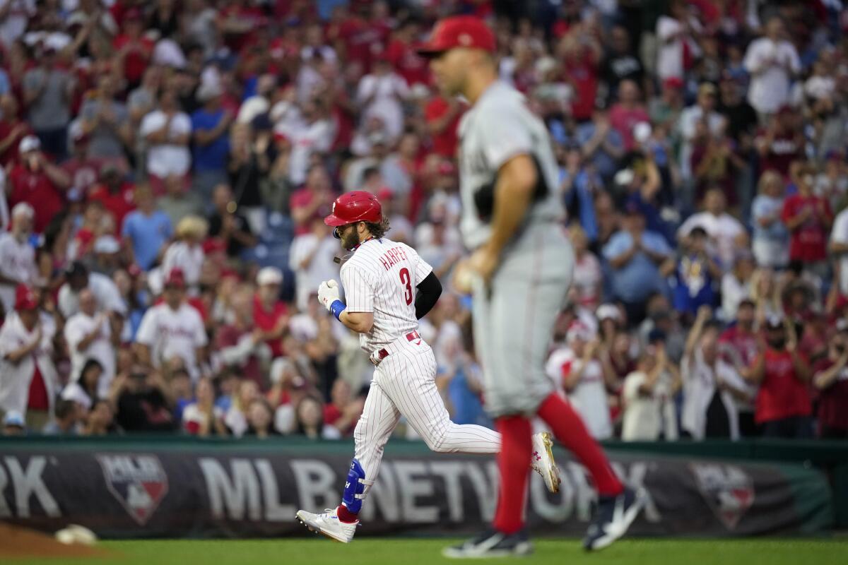 Bryce Harper homers and Trea Turner delivers a walk-off Phillies win over  the Giants