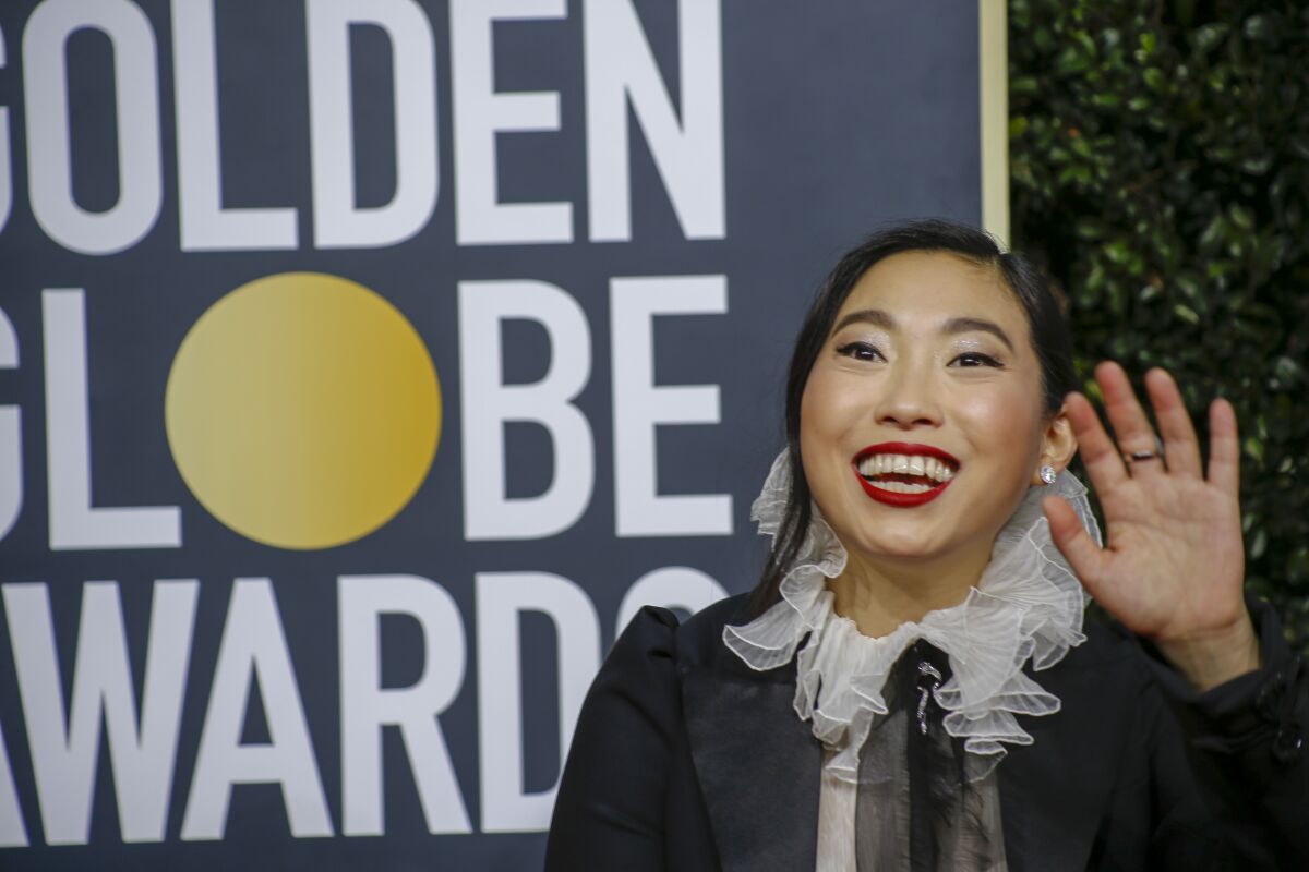 Awkwafina Makes History At 2020 Golden Globes With Lead Actress Win Los Angeles Times