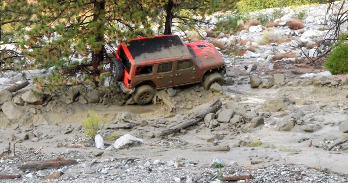 Heavy rain triggers mudslide in San Bernardino County, closing roads Heavy rain triggers mudslide in San Bernardino County, closing roads