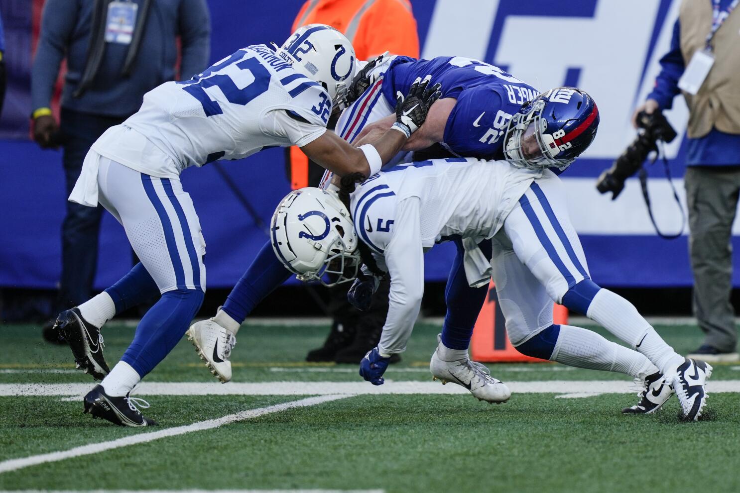 Colts: Poor running game vs Vikings shows offensive line in deep trouble