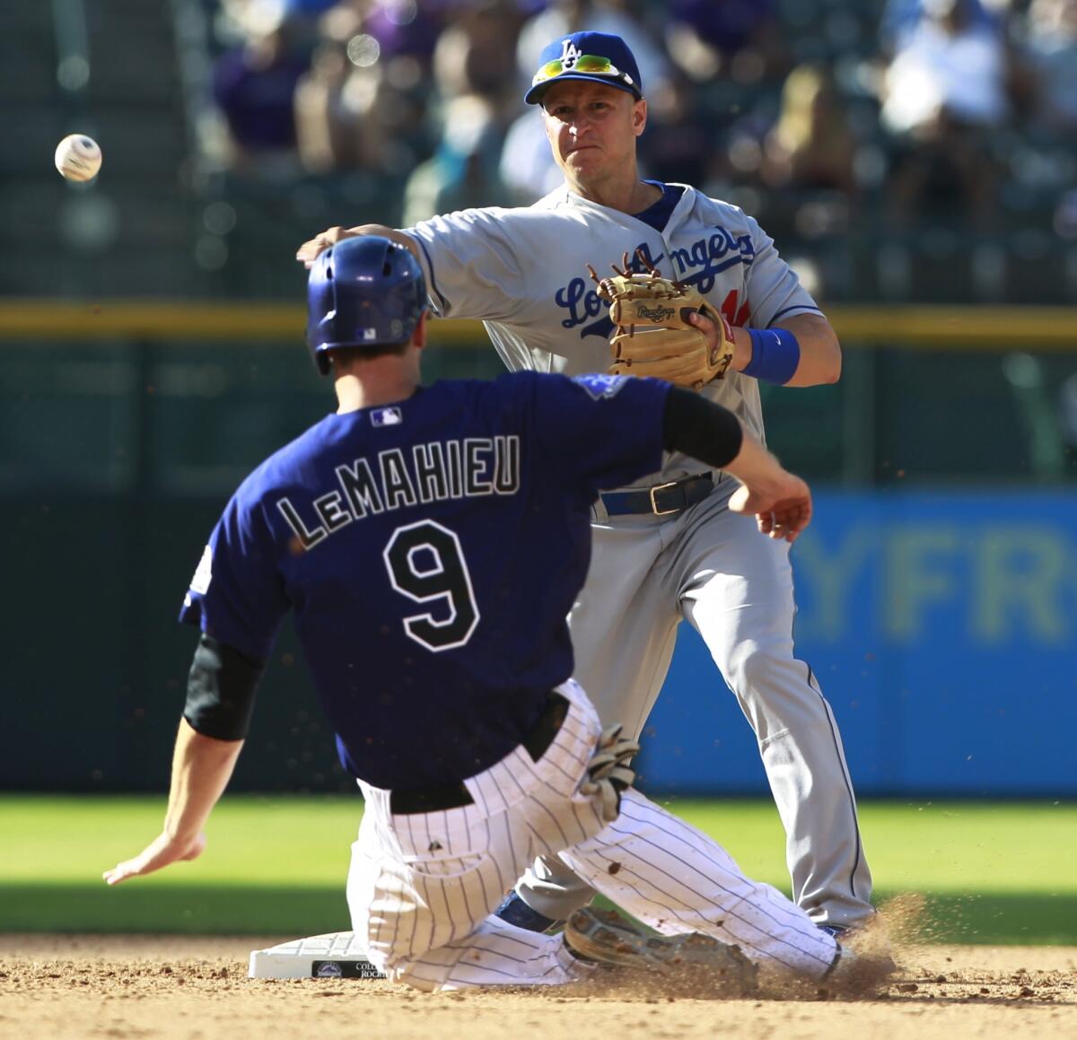 Dodgers second baseman Mark Ellis and his wife have reached out to help a family that has been struck by tragedy.