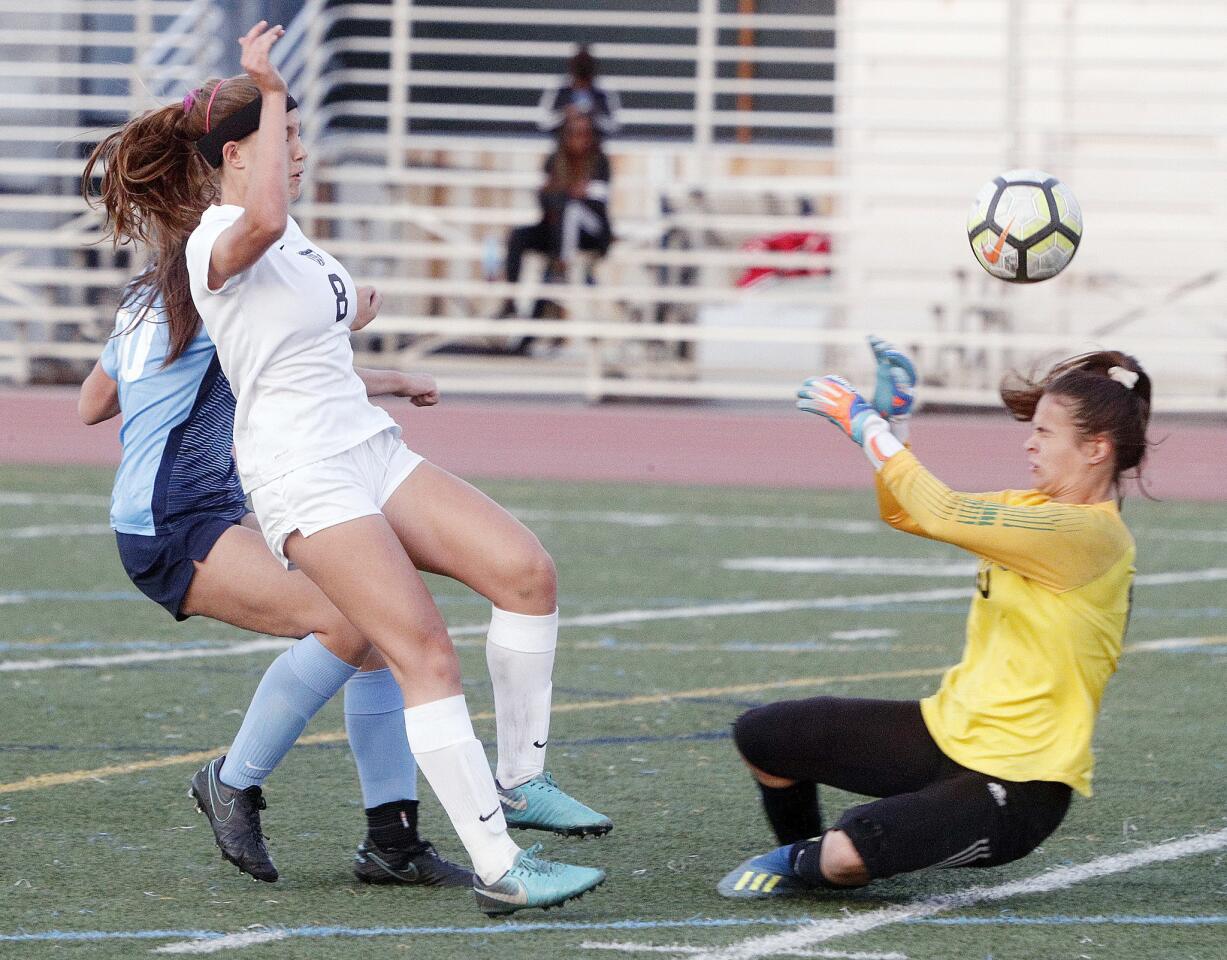 Photo Gallery: Crescenta Valley vs. Flintridge Sacred Heart Academy girls' soccer