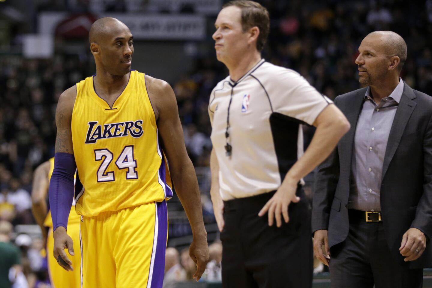 Kobe Bryant and Los Angeles Lakers buck no trends in loss at Milwaukee