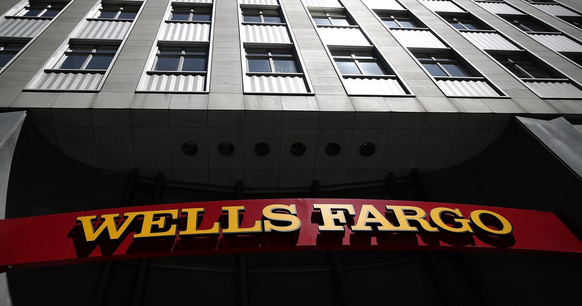 Union drive at Wells Fargo heats up as employees allege intimidation tactics