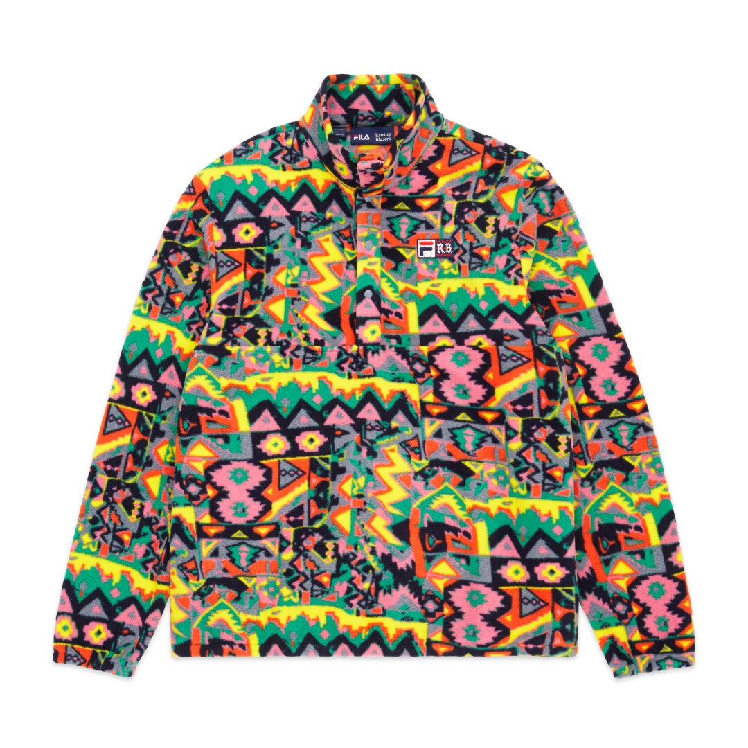 Une veste polaire avec un imprimé all-over coloré