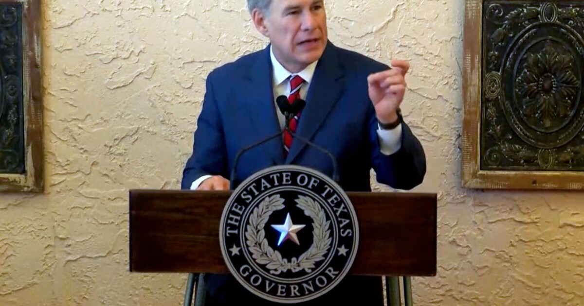 Gubernur Texas memerintahkan penyelidikan kriminal ‘pornografi’ di buku sekolah