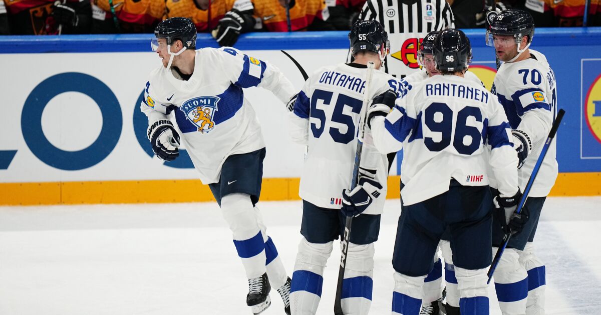 Hokeja turnīrā čempione Somija pārspēj Vāciju, bet Slovākija pārspēj mājinieci Latviju