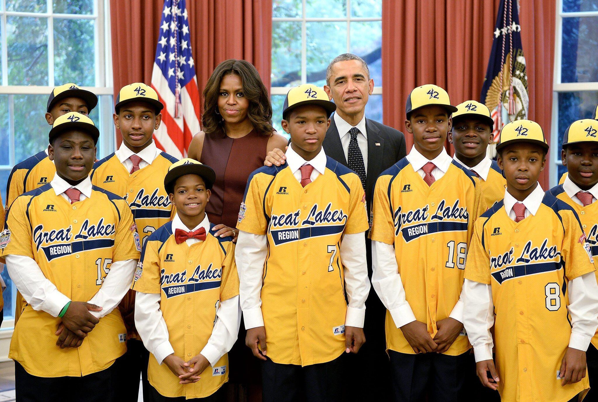 Obama welcomes Jackie Robinson West All Stars