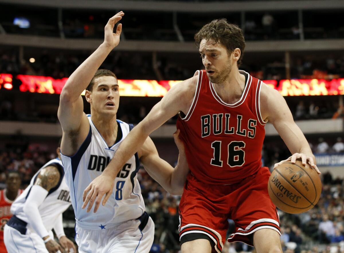 Chicago's Pau Gasol moves toward the basket against Dallas' Dwight Powell earlier this month.