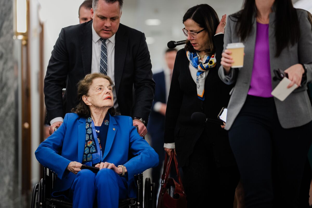 Nancy Corinne Prowda talks with Dianne Feinstein.