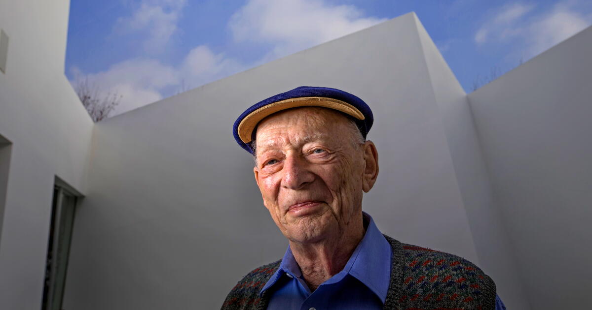 Alan Mandell, acclaimed actor and interpreter of playwright Samuel Beckett's work, dies at 98 - BERITAJA