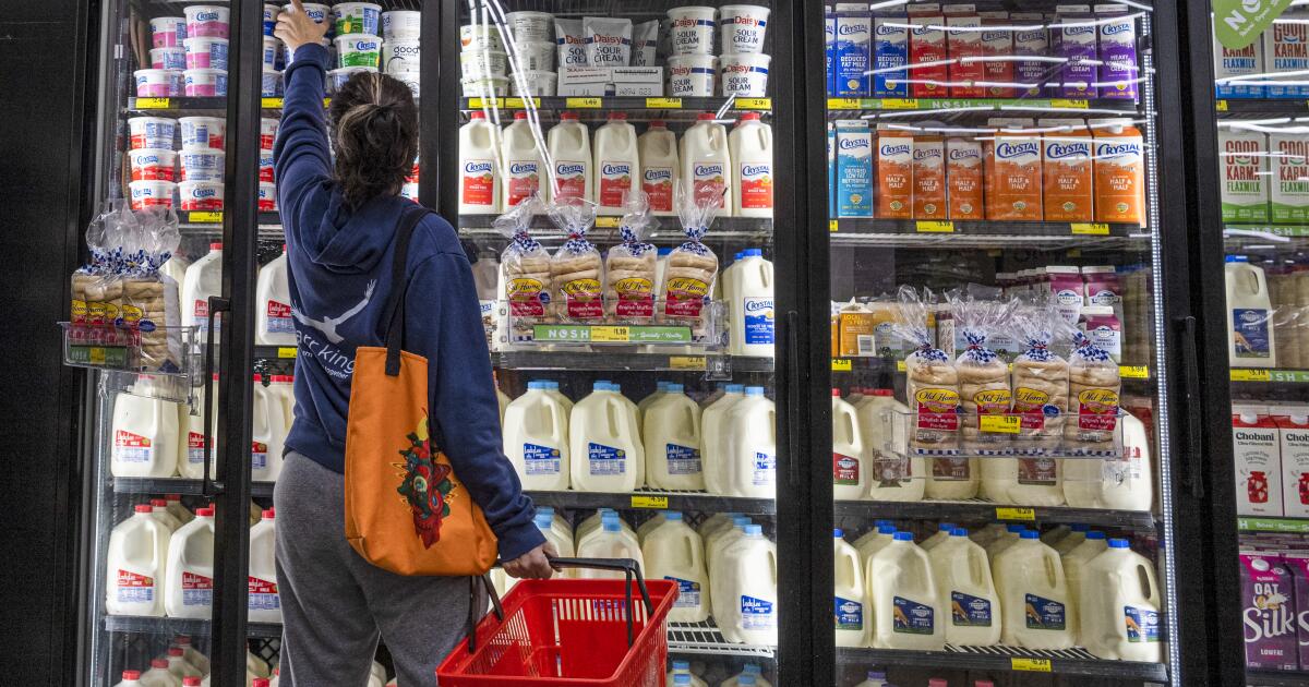 Contributor: Is the center class shrinking or simply struggling? Contributor: Is the center class shrinking or simply struggling?