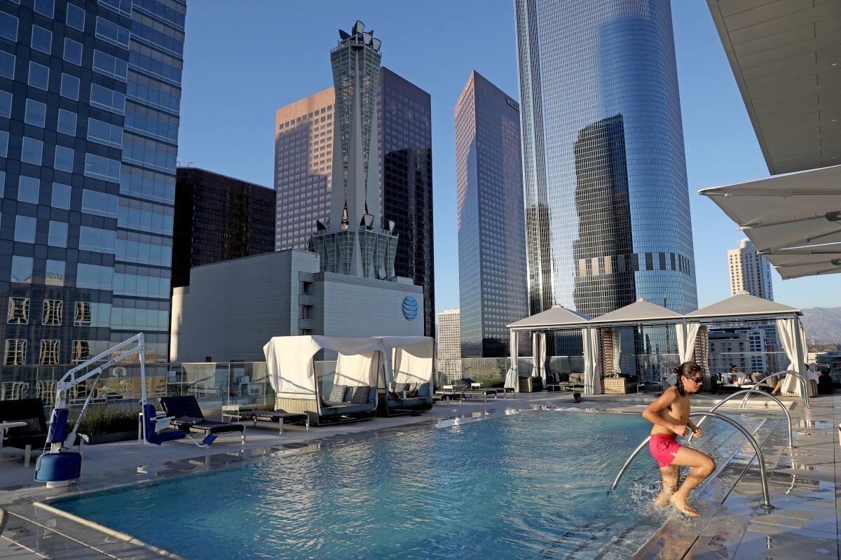 Park Fifth Tower has a rooftop deck with an infinity-edge pool, cabanas and hot tub.  