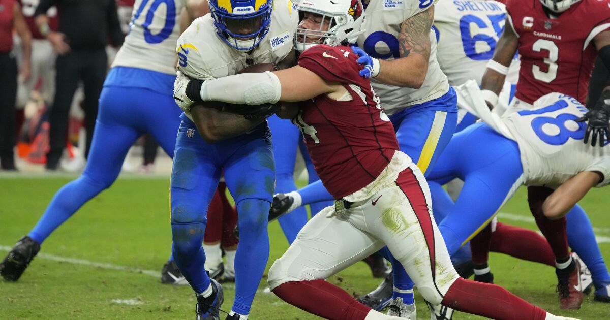 Rams’ offense still disturbingly hot and cold in lukewarm win over Cardinals