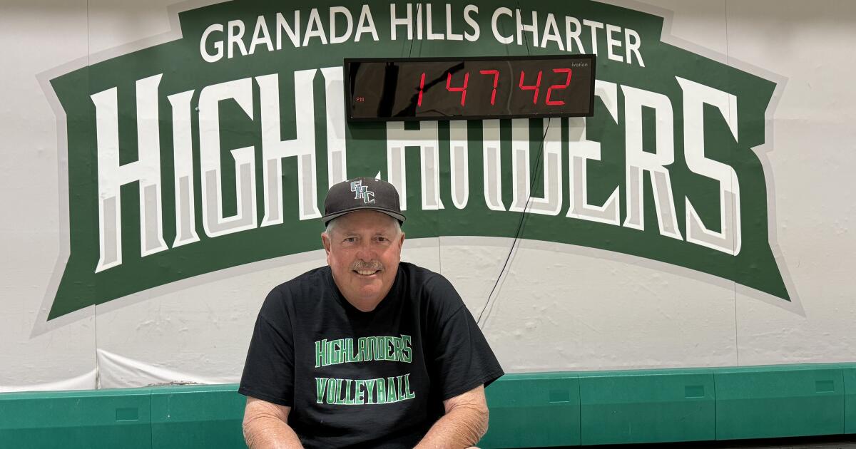 Prep talk: Granada Hills coach Tom Harp goes for another boys' volleyball title