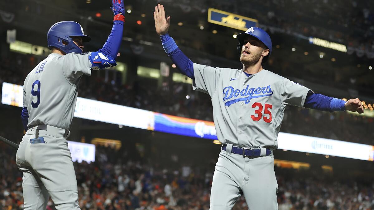 Dodgers Dugout: A look at the Joe Kelly signing; also, who are the best 3  shortstops in team history? - Los Angeles Times