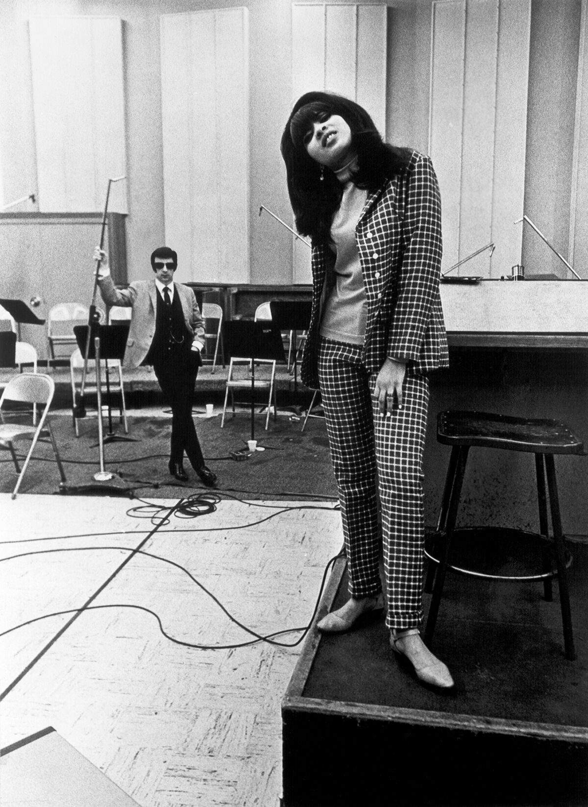 Ronnie Spector, foreground, and Phil Spector.