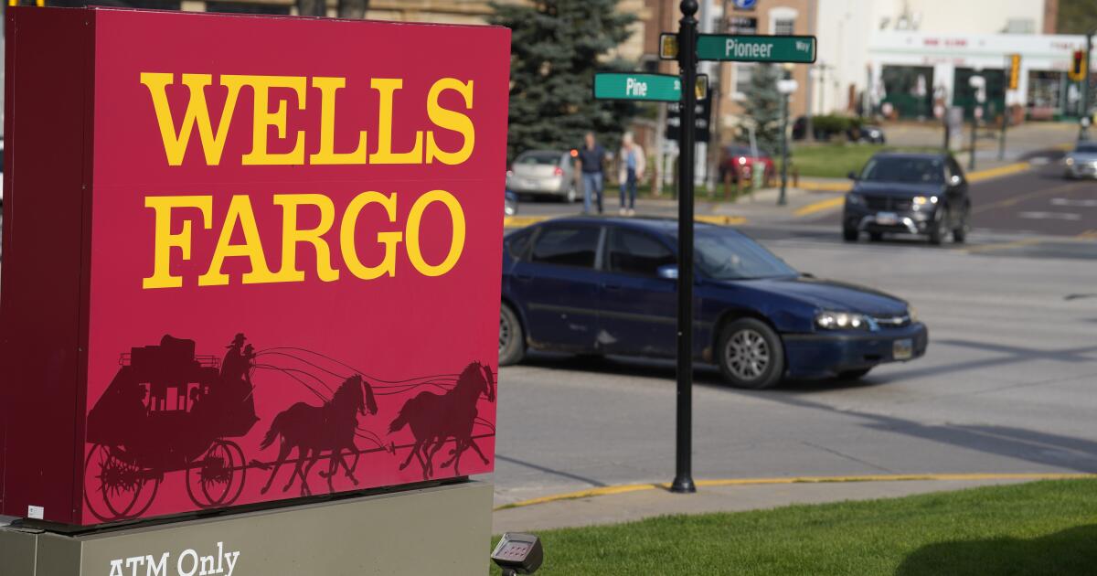Gli Stati Uniti allentano le restrizioni su Wells Fargo dopo anni di controlli a causa dello scandalo