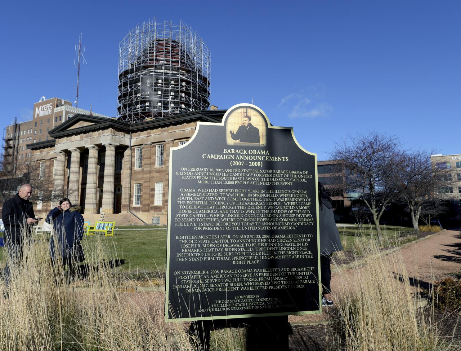 Read the Plaque - The Obamas' First Date