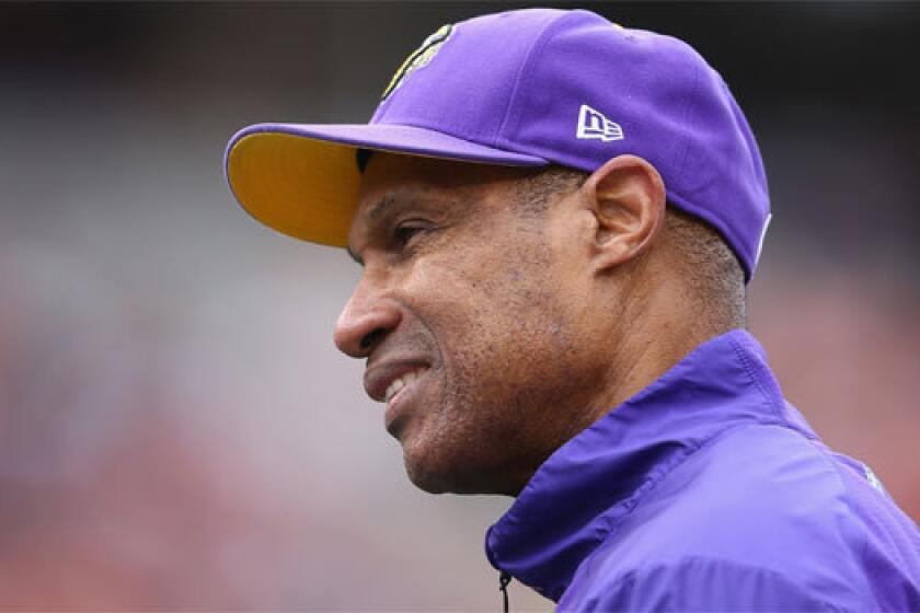 Leslie Frazier was fired as the Minnesota Vikings coach on Monday after a 5-10-1 season.